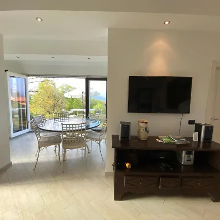 Casa Motta - Great Apartment, Lakeview And Shared Pool Stresa